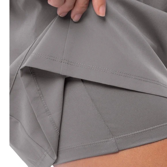 NWT Realtree Fishing Ladies Sea Side Skort, Frost Gray, 2XL - Picture 4 of 10